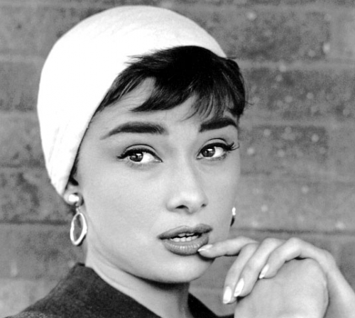 audrey-sabrina-close-up-white-hat-and-hoop-earrings